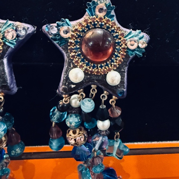 Rhinestone, Bead and Crystal Vintage Star Earrings - Picture 6 of 9